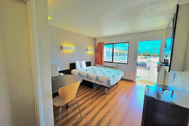 Room 5 of 14