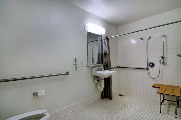 Room 6 of 14